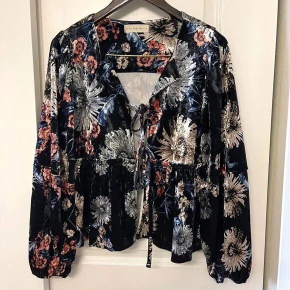 By Together Velvet Floral Print Made In USA Tie Front Blouse Jacket Size S - Picture 2 of 9